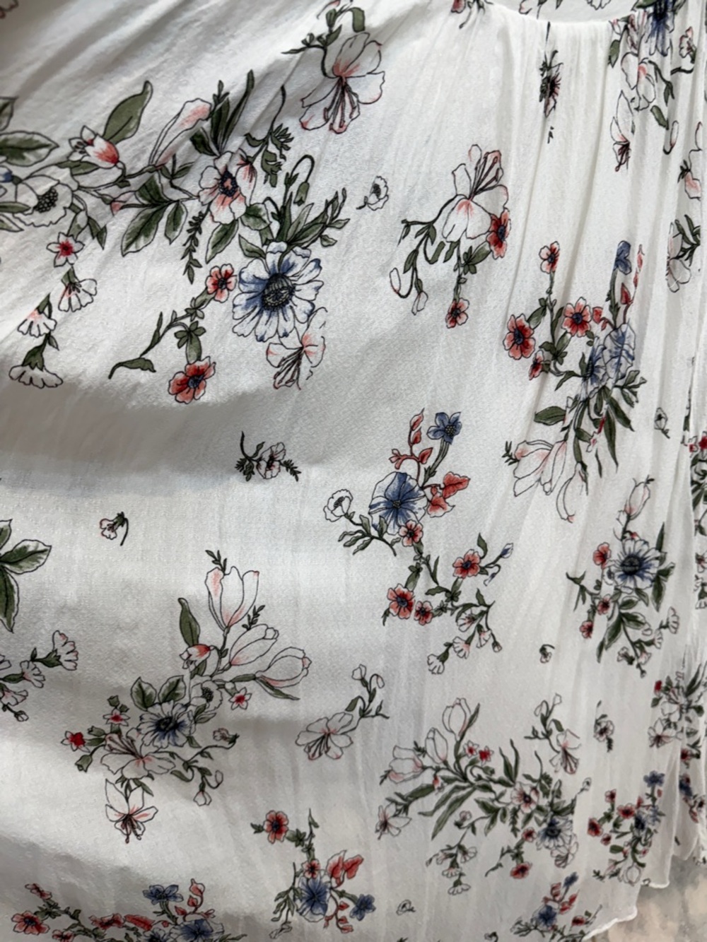 Lulu’s White Floral Maxi Dress with criss cross Tie Waist - Picture 4 of 8